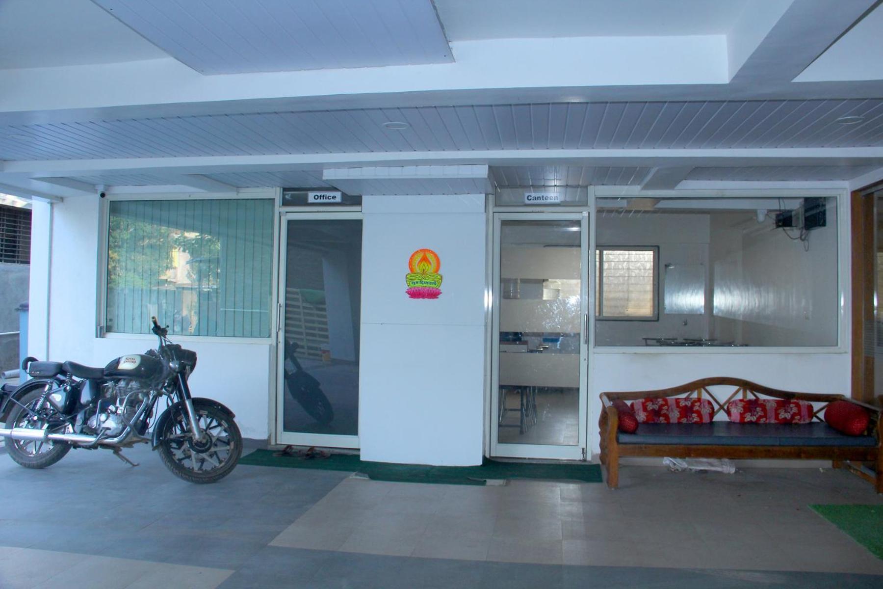 Hotel Ambai Executive Tuljapur Екстериор снимка